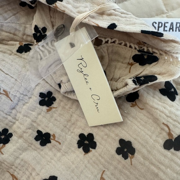 Rylee + Cru ‘Winter Flower’ Cream and Black Floral Top & Bloomers Set - Picture 5 of 9